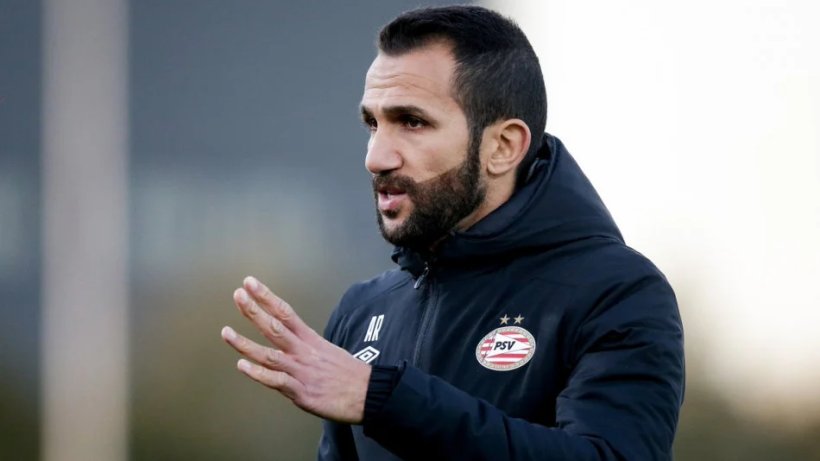 عادل رمزي ينضم إلى طاقم تشافي في منتخب هولندا