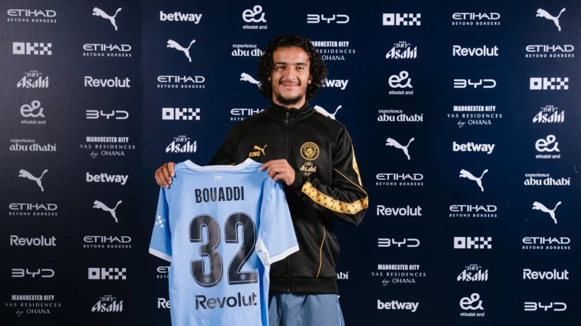 أيوب بوعدي يختار القميص رقم 32 مع مانشستر سيتي