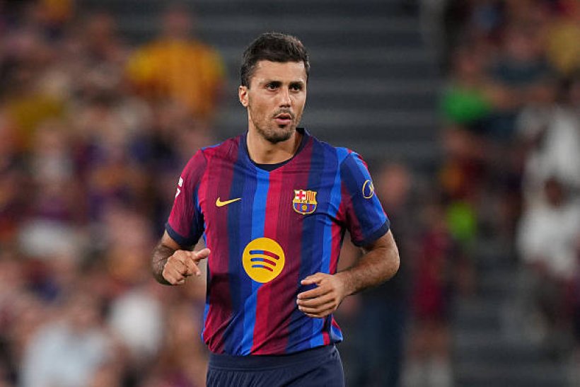 رودري يبدأ مشواره مع برشلونة بأداء هادئ أمام بلباو