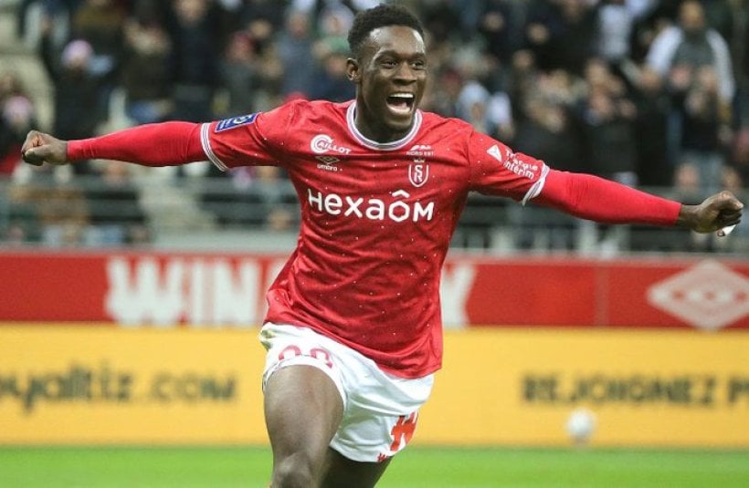 إيفرتون يقدم عرضاً رسمياً للتعاقد مع  بالوغون