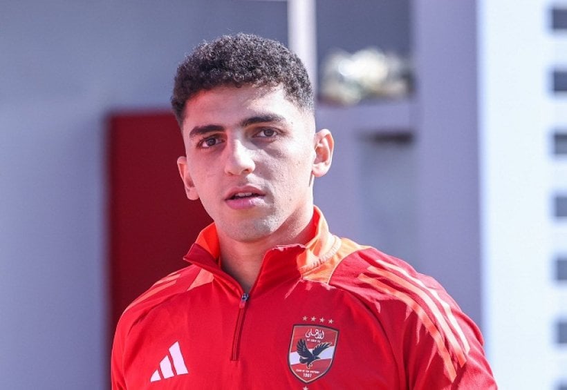 الأهلي يختار بين كوكا وتوفيق لقيادة الجبهة اليسرى ضد سموحة