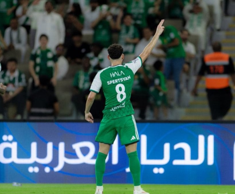 الأهلي يكتسح الرياض بخماسية نظيفة في دوري روشن