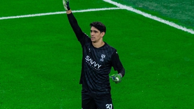 خطوة تحسم موقف ياسين بونو من مباراة الهلال والتعاون