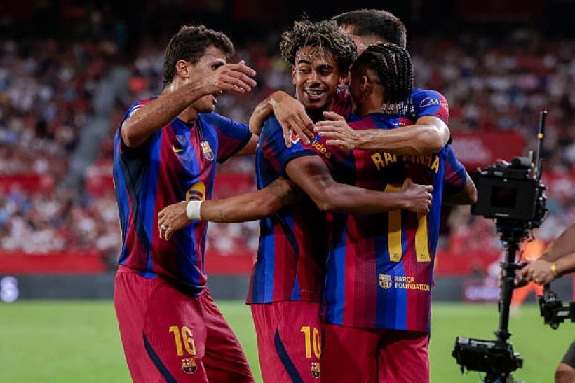 برشلونة يُحطّم رقمًا قياسيًا استثنائيًا في الثنائيات والهاتريك