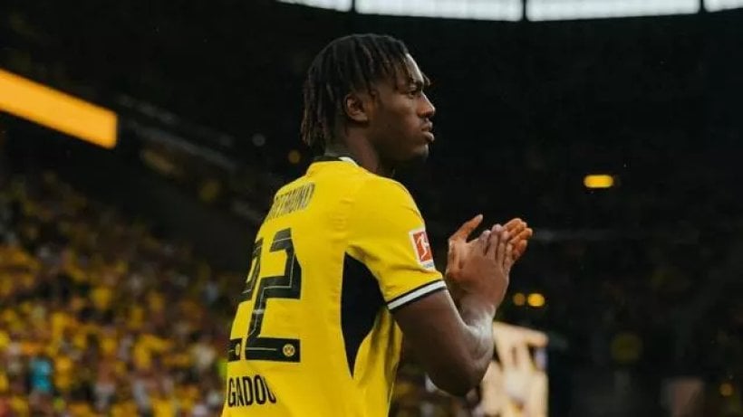 باريس سان جيرمان يخسر موهبة دفاعية واعدة لصالح بوروسيا دورتموند