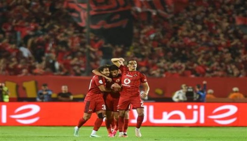 الأهلي يهزم الزمالك بهدفين نظيفين في قمة الكرة المصرية