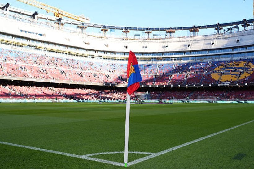 برشلونة يواصل تركيب مقاعد المدرج الثالث في سبوتيفاي كامب نو
