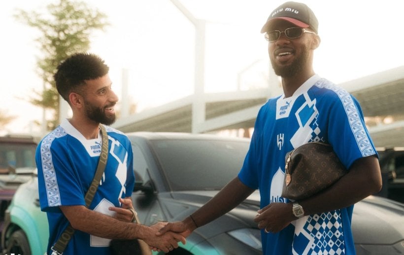 لاعبو الهلال يستعدون للحزم بقميص التأسيس