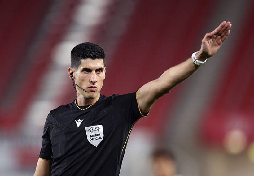 حكم مباراة ريال مدريد وإشبيلية في الدوري الإسباني