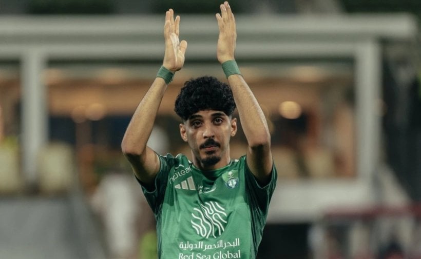 إصابة مبكرة تُجبر زياد الجهني على مغادرة مواجهة الأهلي والفيحاء