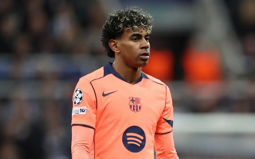 برشلونة يواجه باريس سان جيرمان بقميص الموسم الماضي.. والسبب قرار من الاتحاد الأوروبي