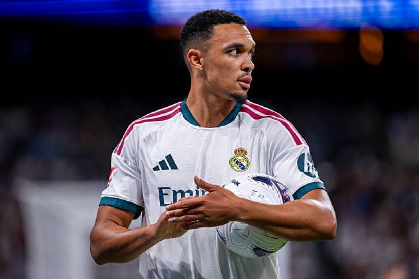 تشيلسي يتصدر سباق المهتمين بضم أرنولد وريال مدريد يحدد موقفه